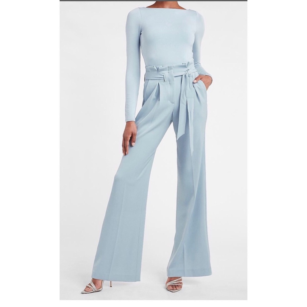 EXPRESS high waisted, belted, twill wide leg pant in light blue, size 4